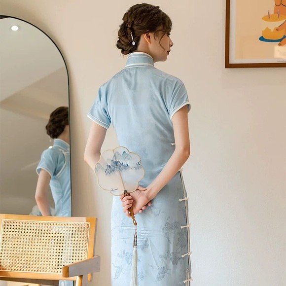 Traditional Chinese dress Qipao - Picture 3 of 4